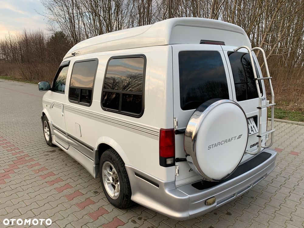 Chevrolet Astro - 26
