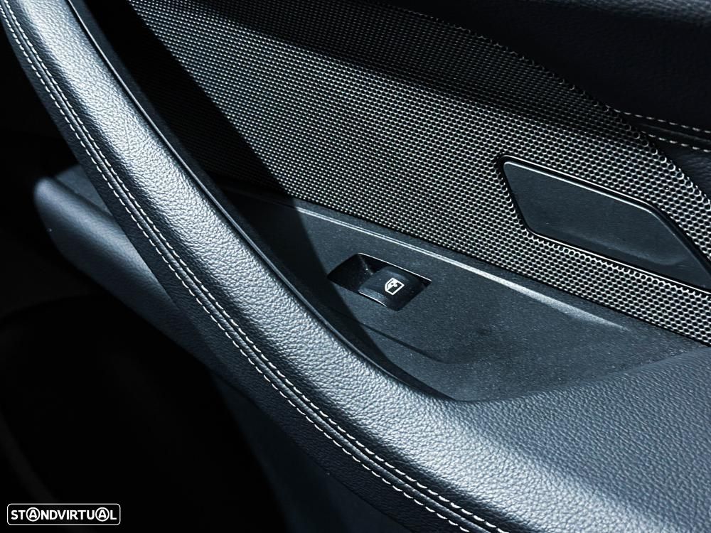 BMW i4 eDrive40 Pack Desportivo M - 33