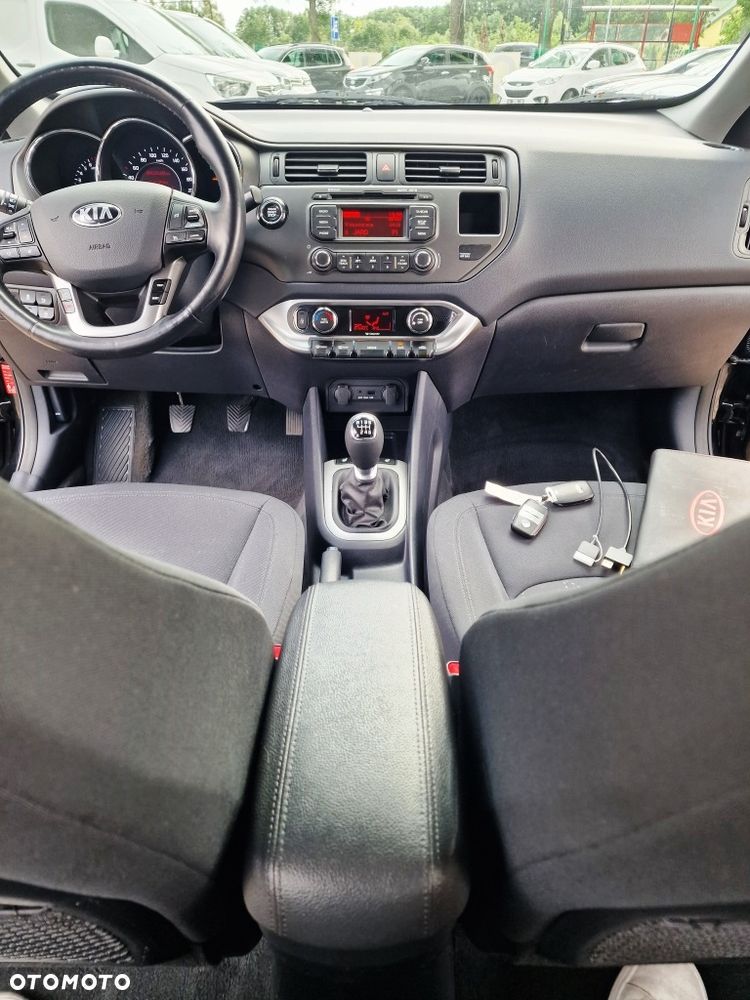 Kia Rio - 37