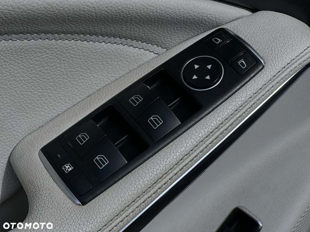 Mercedes-Benz CLA 250 7G-DCT - 18