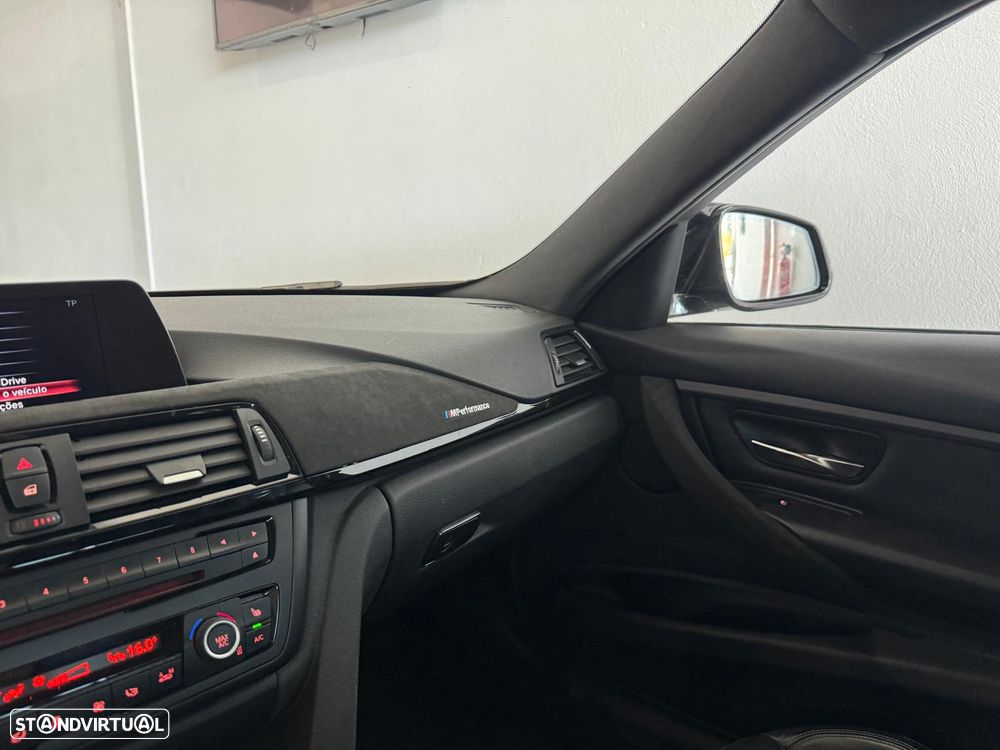 BMW 335 i Auto Pack M - 18