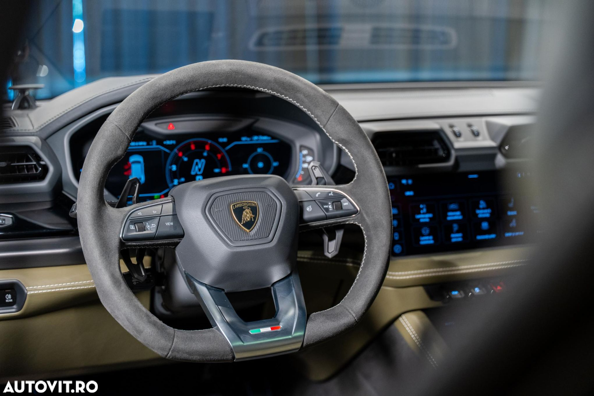 Lamborghini URUS - 18