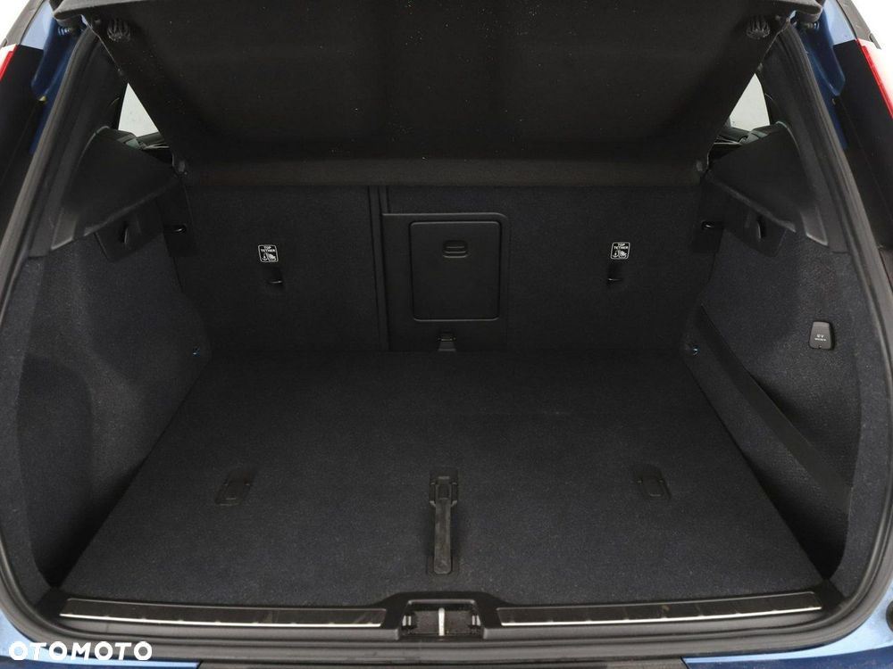 Volvo XC 40 T3 Geartronic RDesign - 21