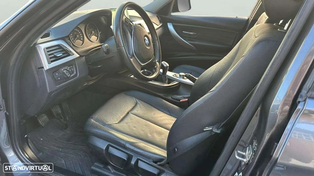 BMW 320 d DPF Touring - 13