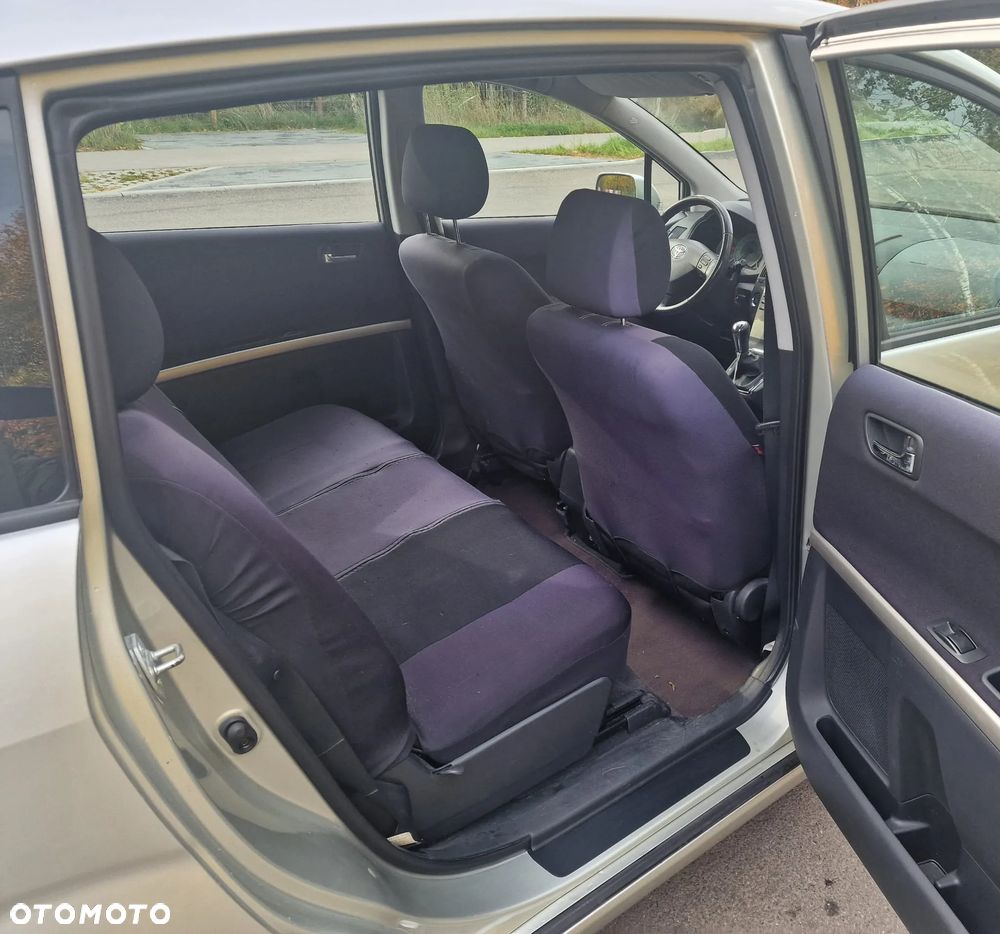 Toyota Corolla Verso - 15