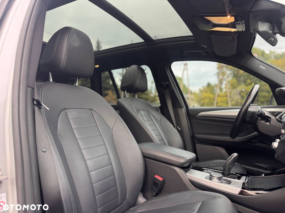 BMW X3 xDrive20i sport - 24