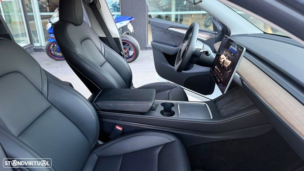 Tesla Model Y Long Range Dual Motor AWD - 15