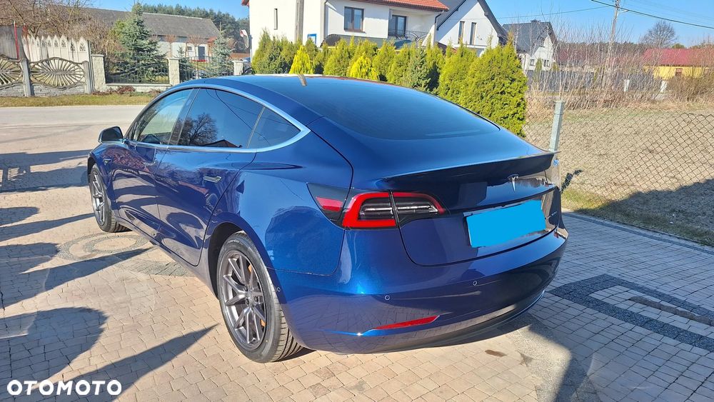 Tesla Model 3 - 5