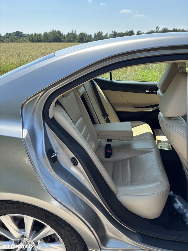 Lexus IS 300h Prestige - 6