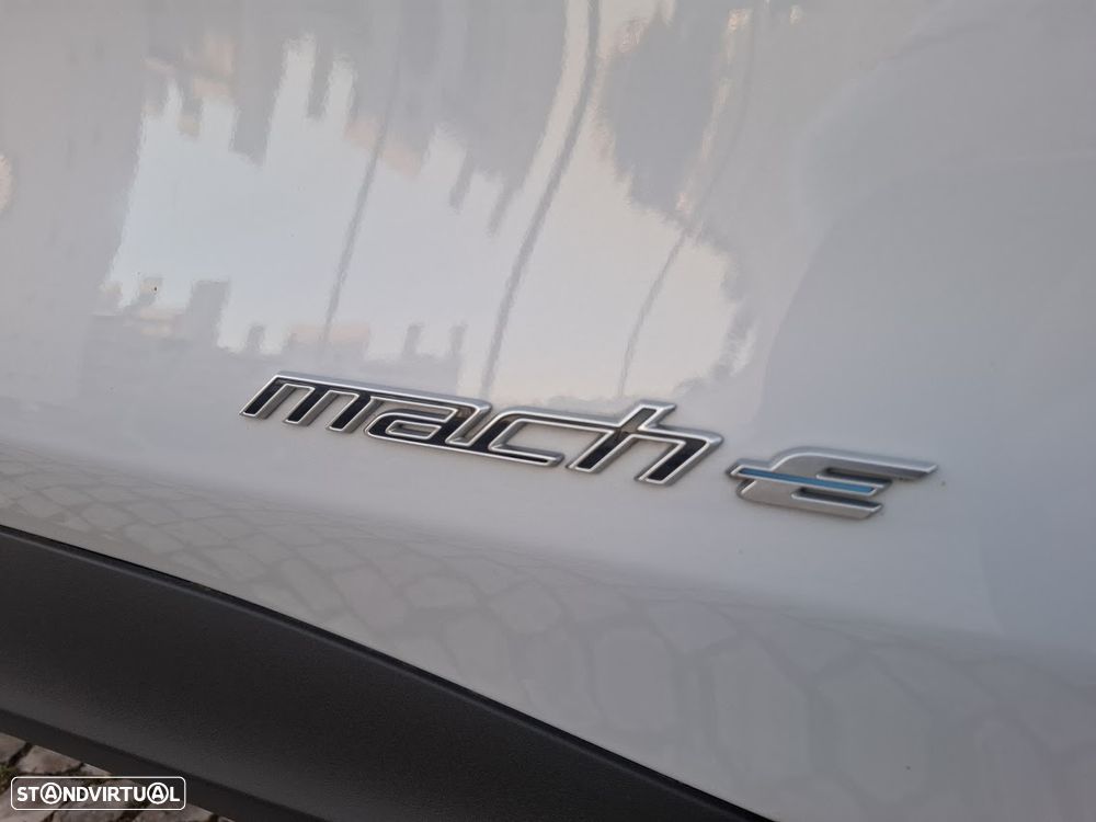 Ford Mustang Mach-E Premium - 52