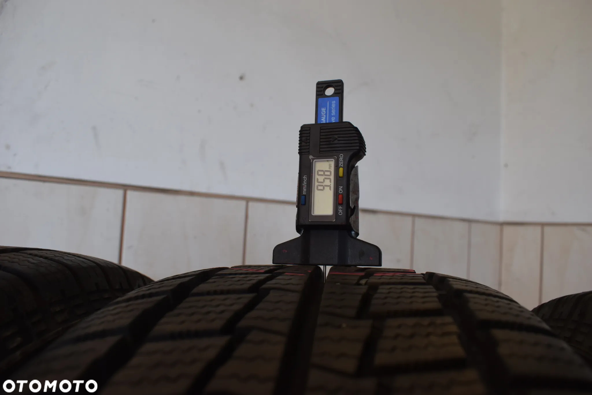 R16C 215/65 Hankook Winter RW06 Cena za komplet - 4