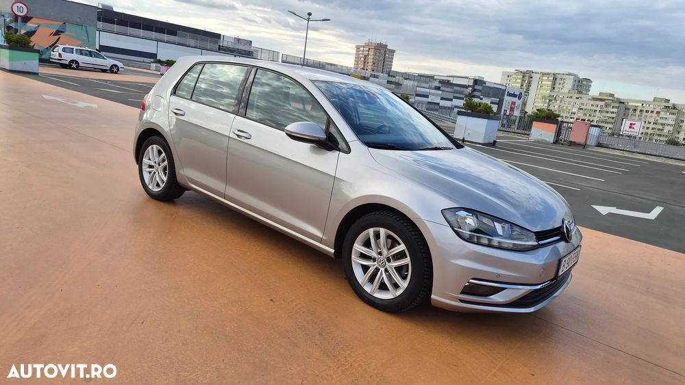Volkswagen Golf - 22