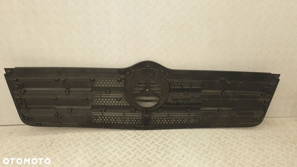 Mercedes Atego W967 3 2013- Grill Atrapa - 4