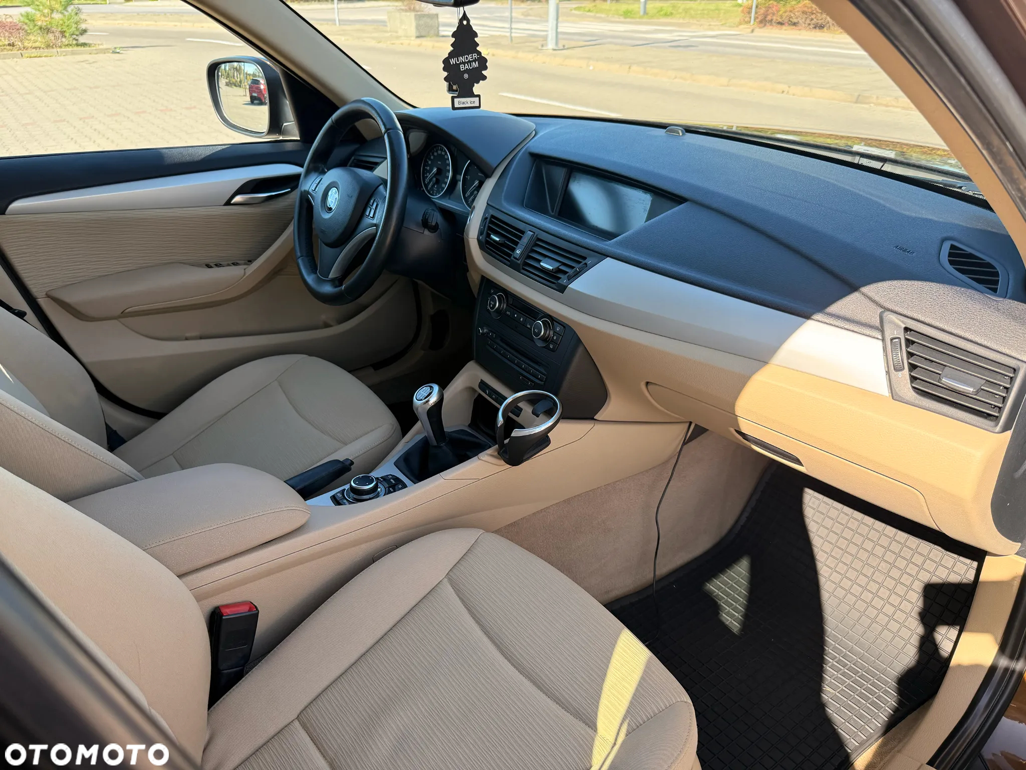 BMW X1 sDrive20d - 11