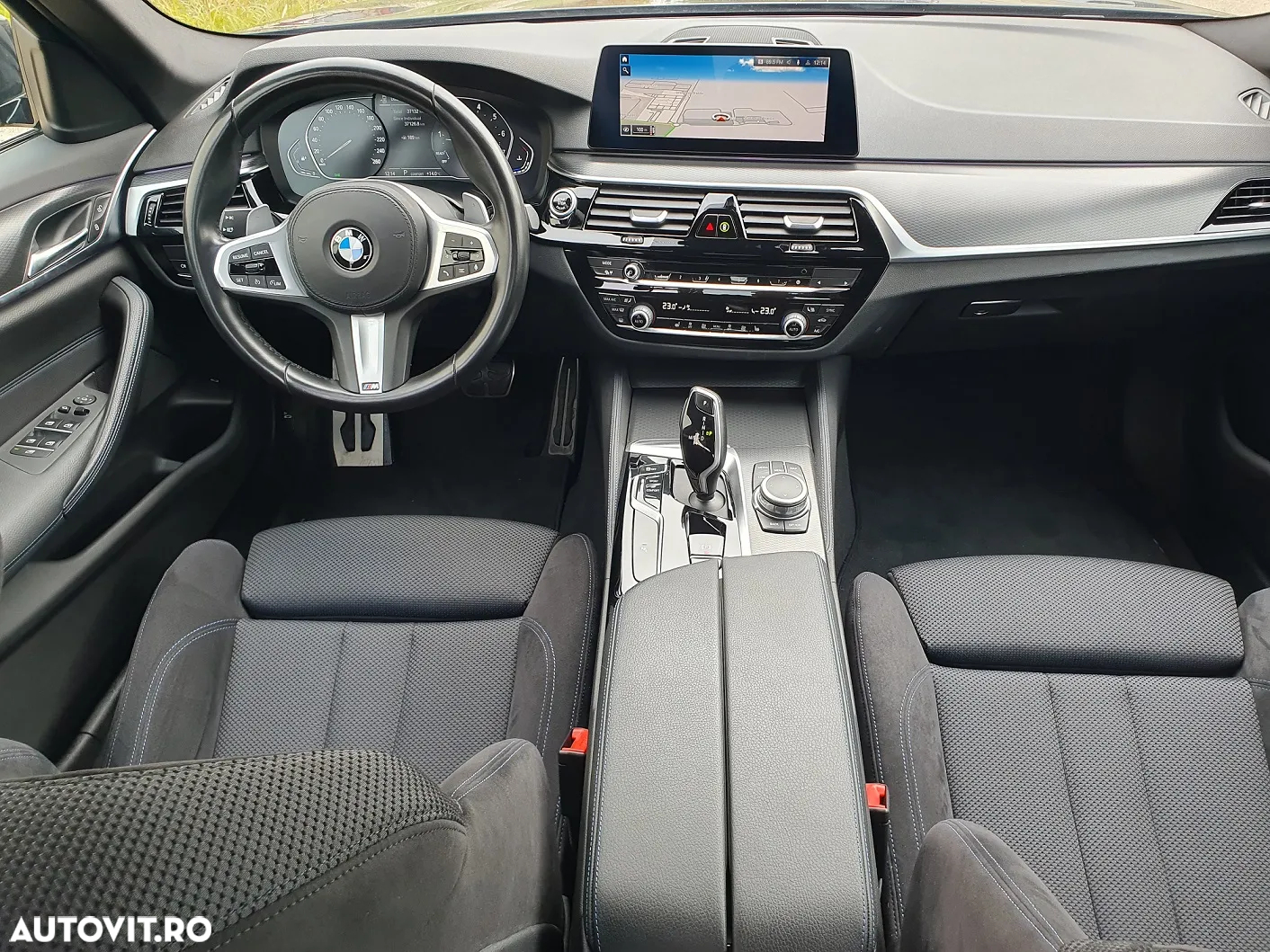 BMW Seria 5 530i xDrive AT MHEV - 11