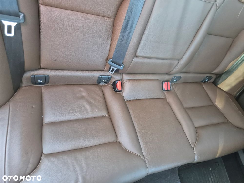 Volvo V90 T8 AWD Plug-In Hybrid Momentum - 24