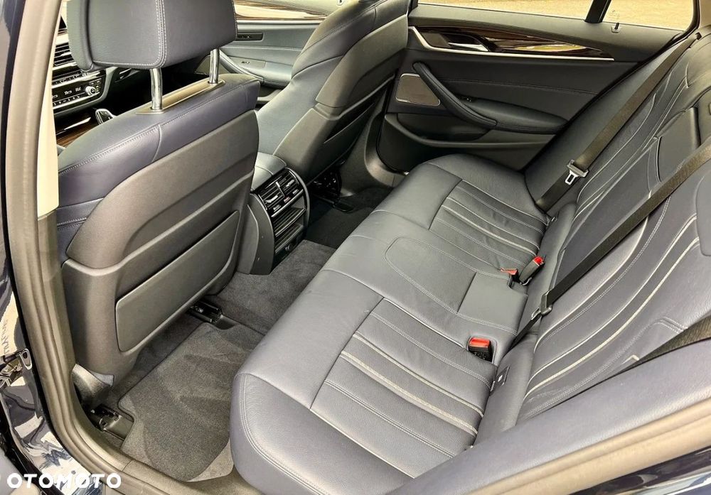 BMW Seria 5 520d M Sport Edition - 33