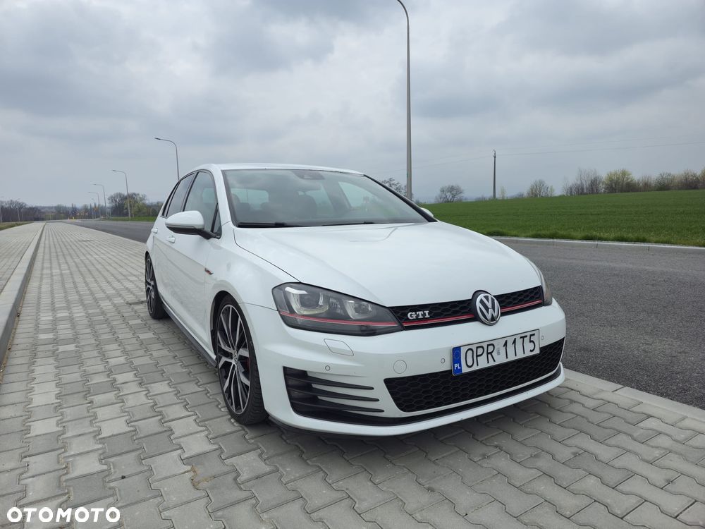 Volkswagen Golf GTI Performance BlueMotion Technology DSG - 4
