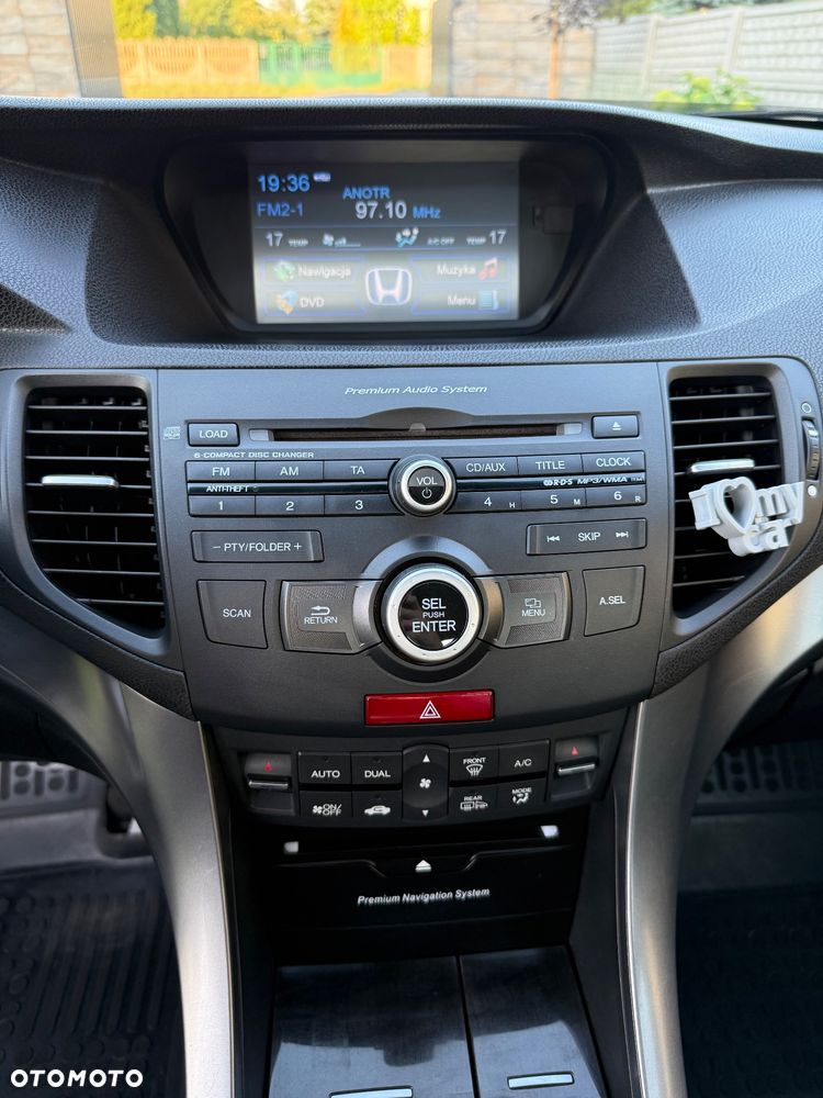 Honda Accord 2.0 Executive - 28