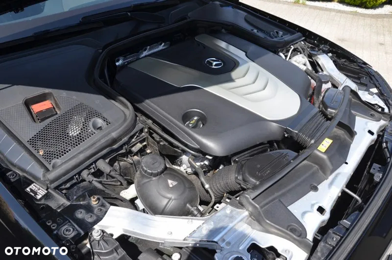 Mercedes-Benz Klasa E 350 d 4Matic T 9G-TRONIC Avantgarde - 27