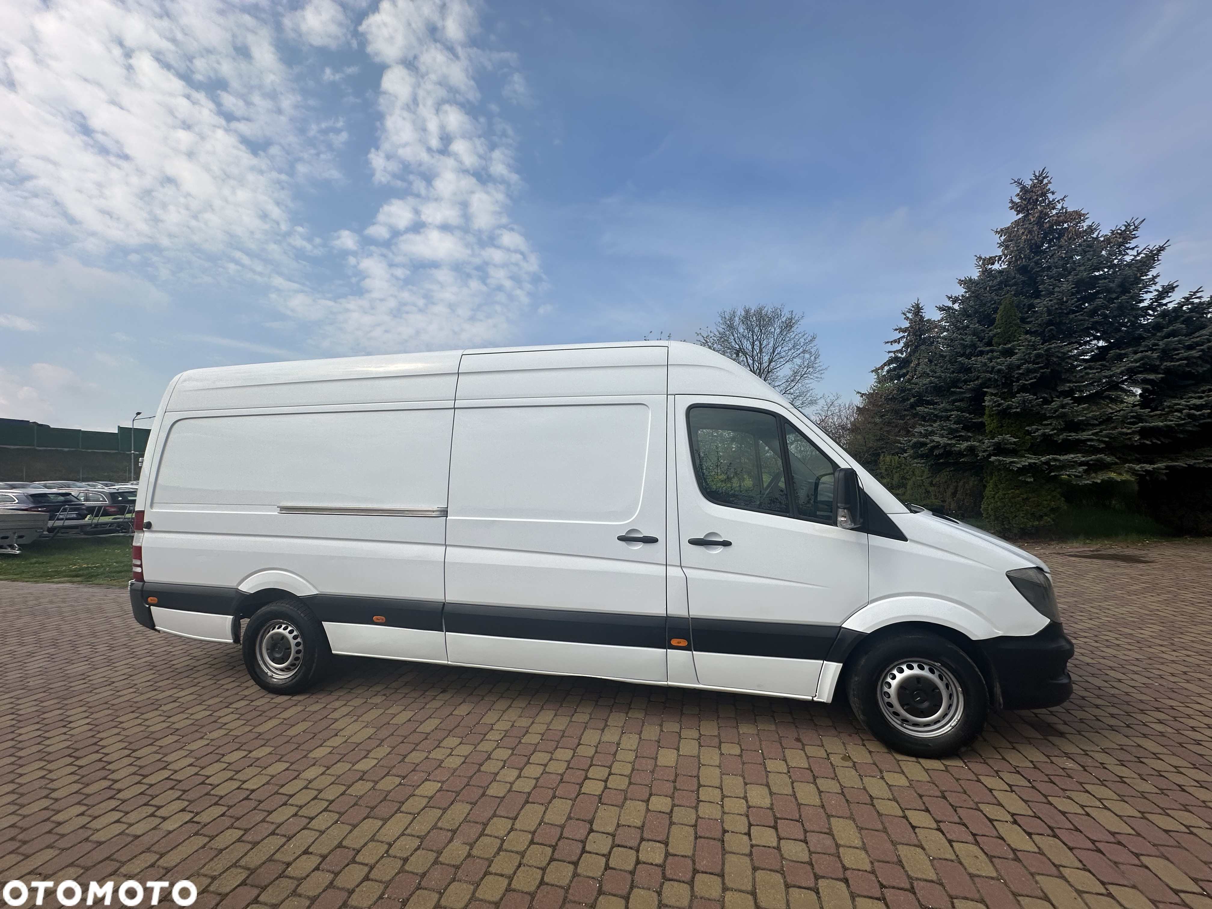 Mercedes-Benz SPRINTER - 24