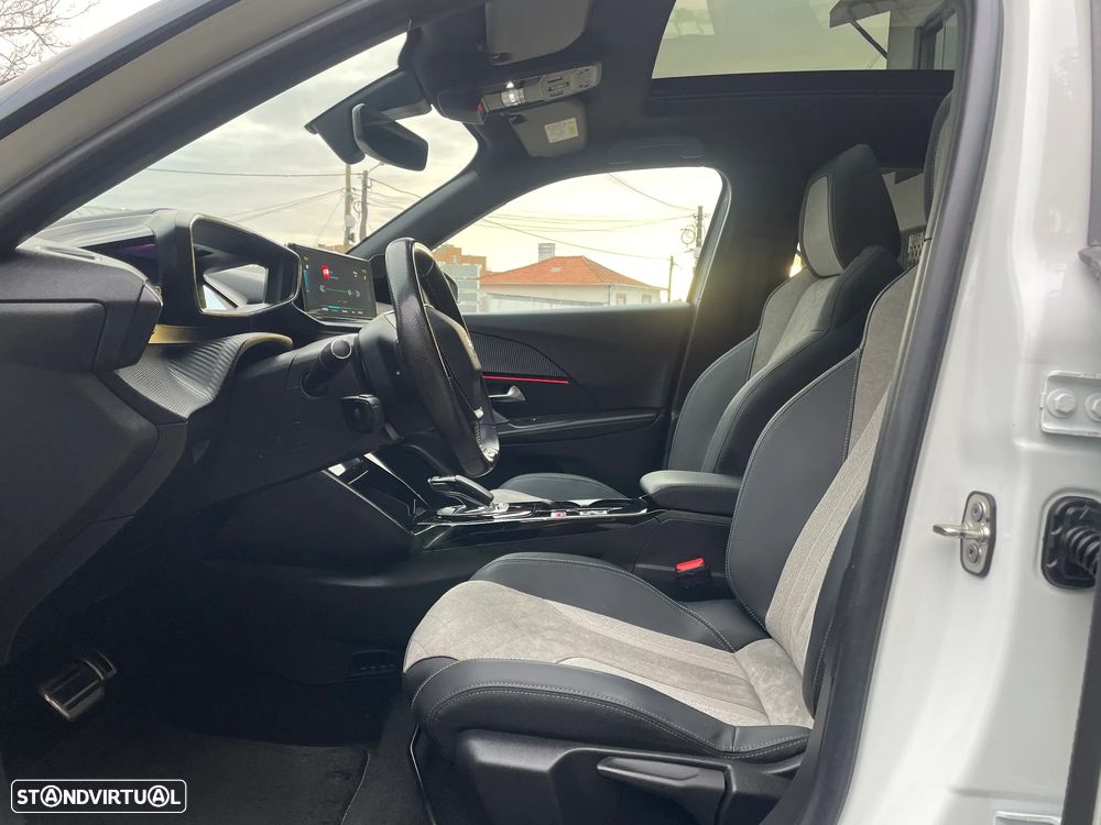 Peugeot e-2008 GT Pack - 22