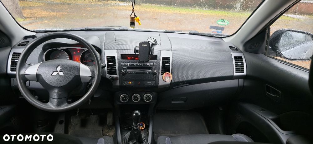 Mitsubishi Outlander - 5