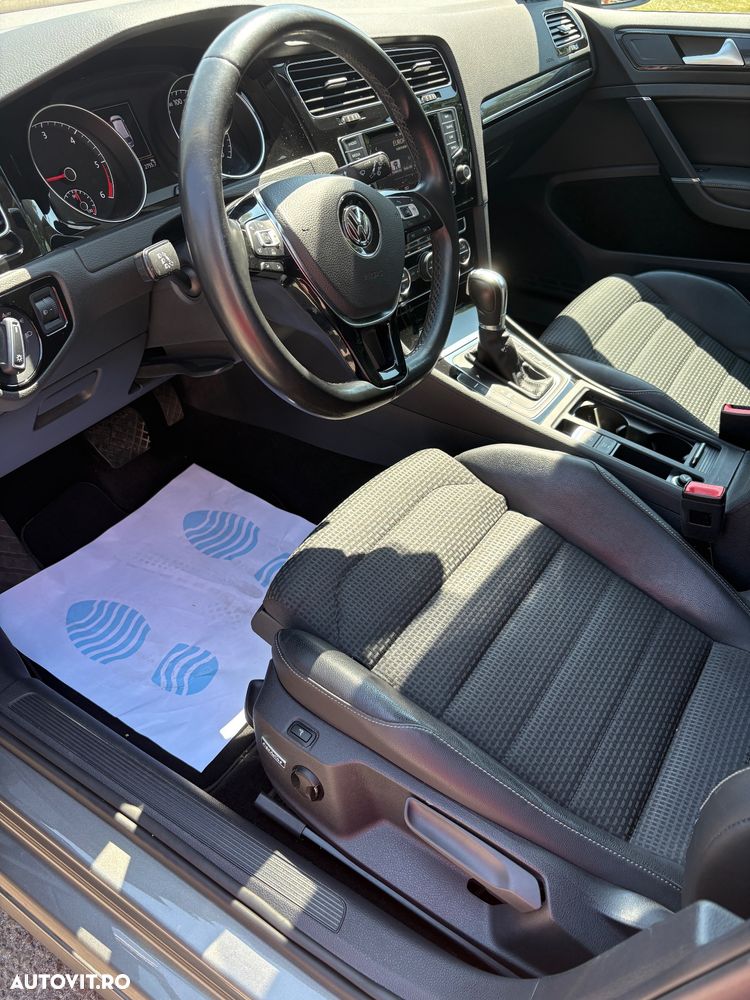 Volkswagen Golf - 8