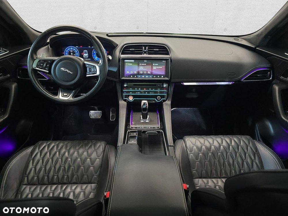 Jaguar F-Pace - 9