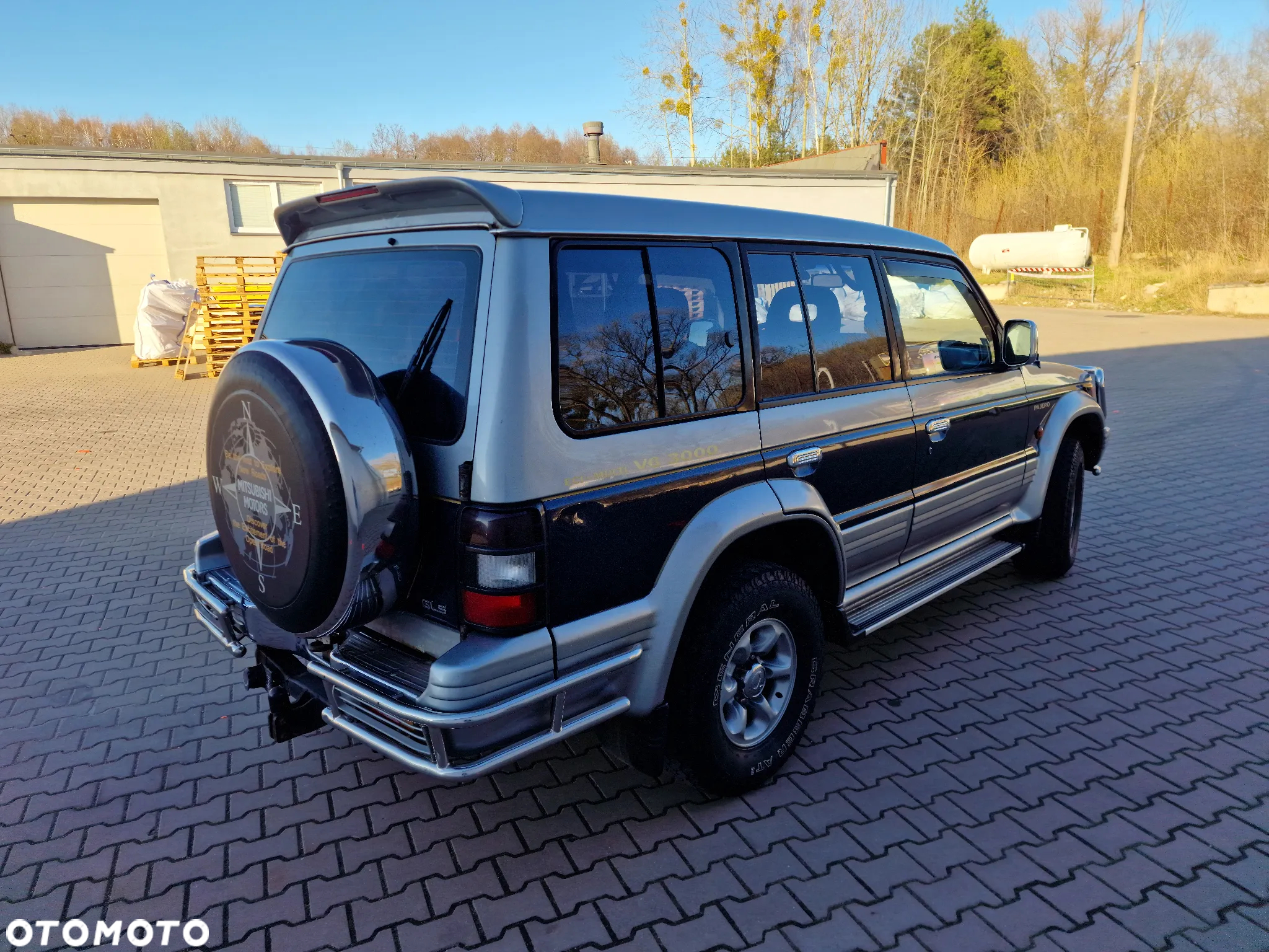 Mitsubishi Pajero - 4