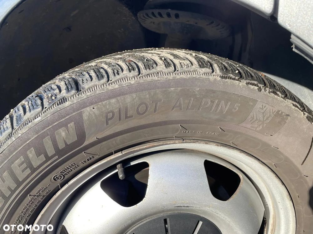 Volkswagen Multivan - 12