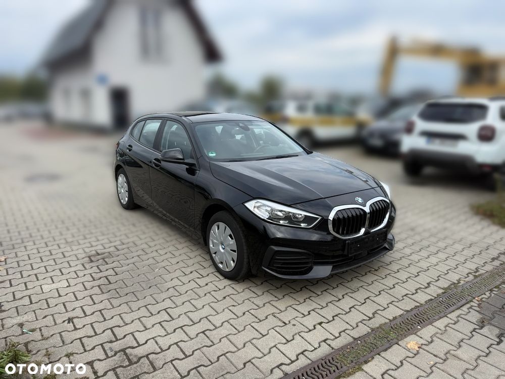 BMW Seria 1 2021 photo 3