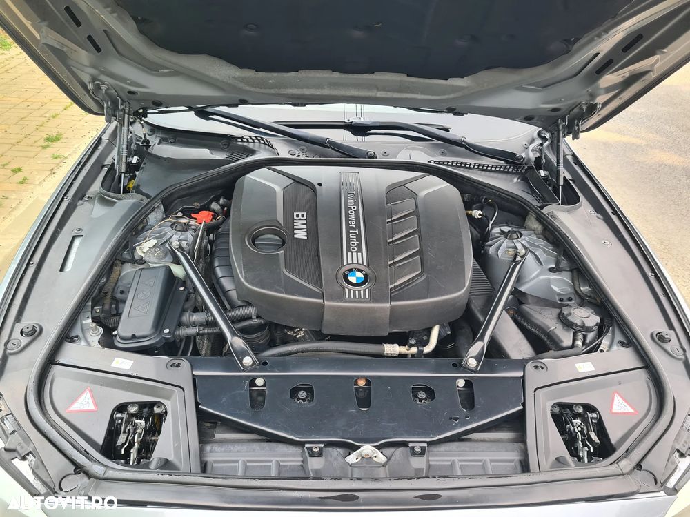 BMW Seria 5 525d xDrive - 4