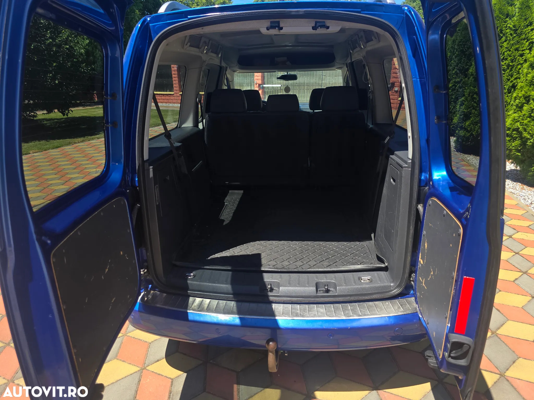 Volkswagen Caddy Maxi 2.0 TDI Comfortline DSG - 9