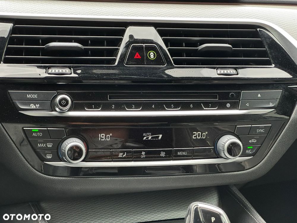 BMW Seria 5 520d M Sport Edition - 29