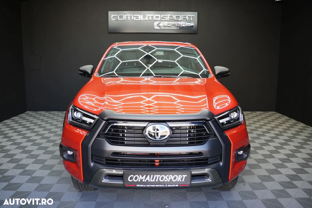 Toyota Hilux 2.8D 204CP 4x4 Double Cab AT Invincible - 2