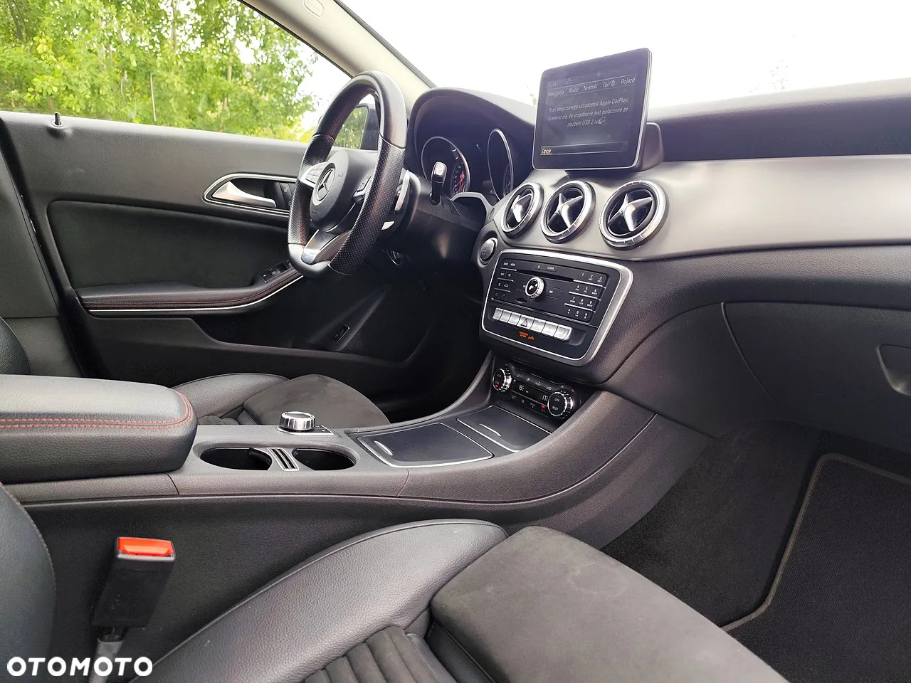 Mercedes-Benz CLA 250 4-Matic AMG Line - 11