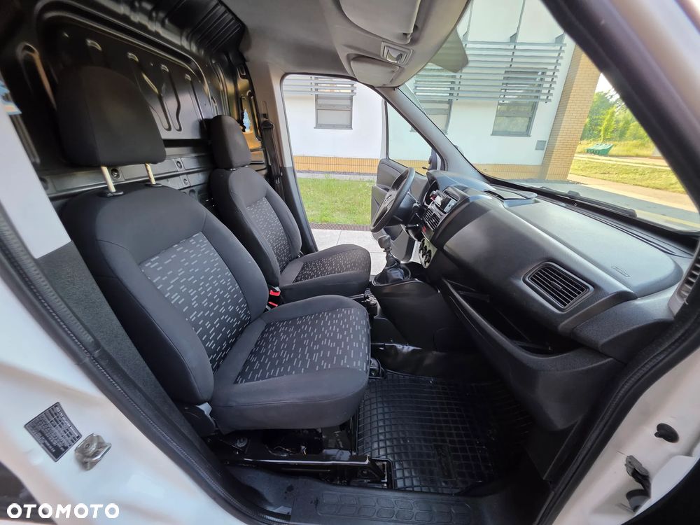 Opel COMBO - 11
