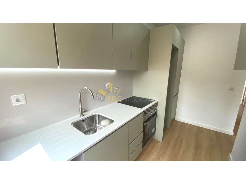 Para arrendamento | Apartamento T2 | Totalmente Remodelado | Locali... - Grande imagem: 4/23