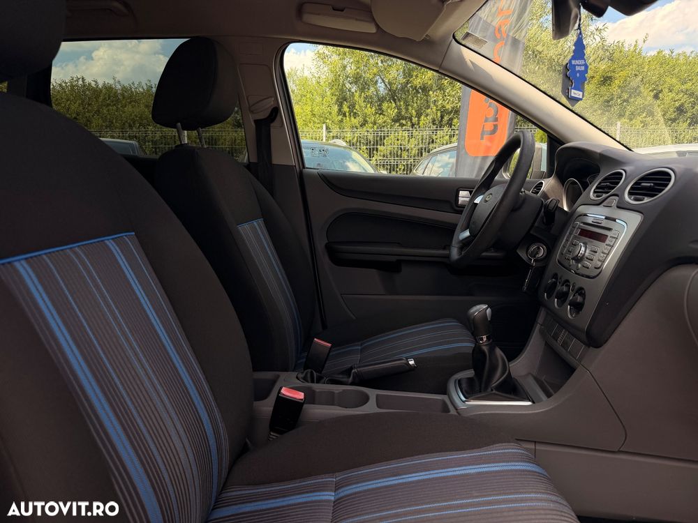 Ford Focus 1.6 TDCI DPF Titanium - 8