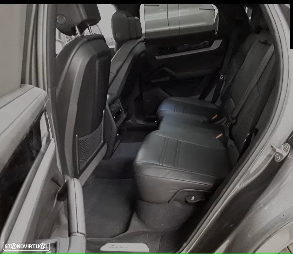 Porsche Cayenne Coupé - 12