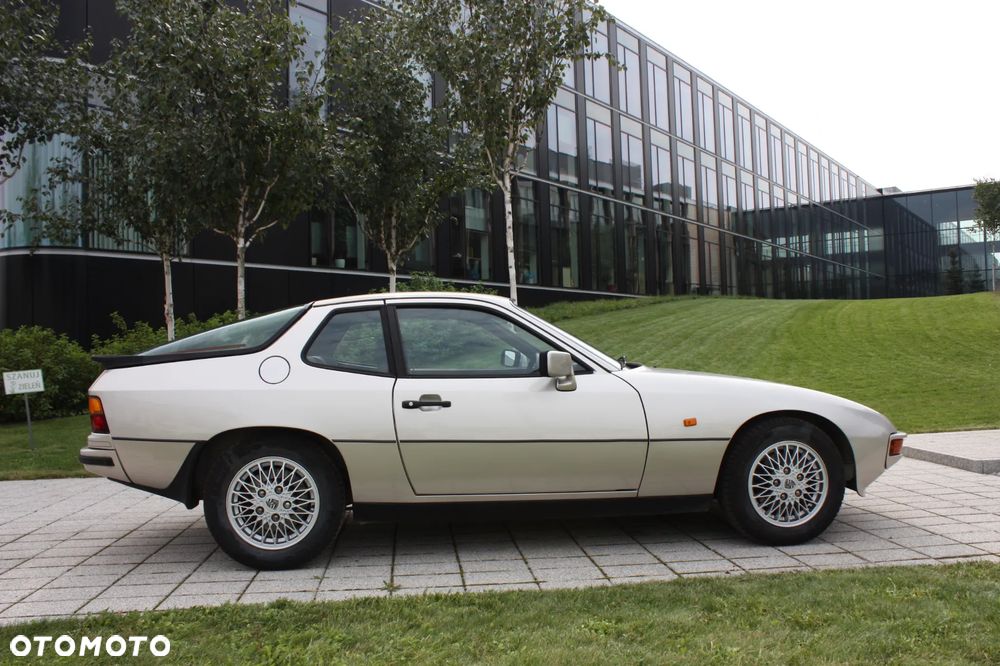 Porsche 924 - 18