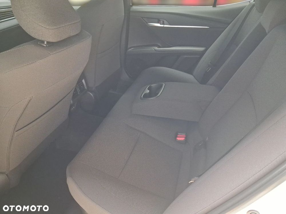 Toyota Camry - 11