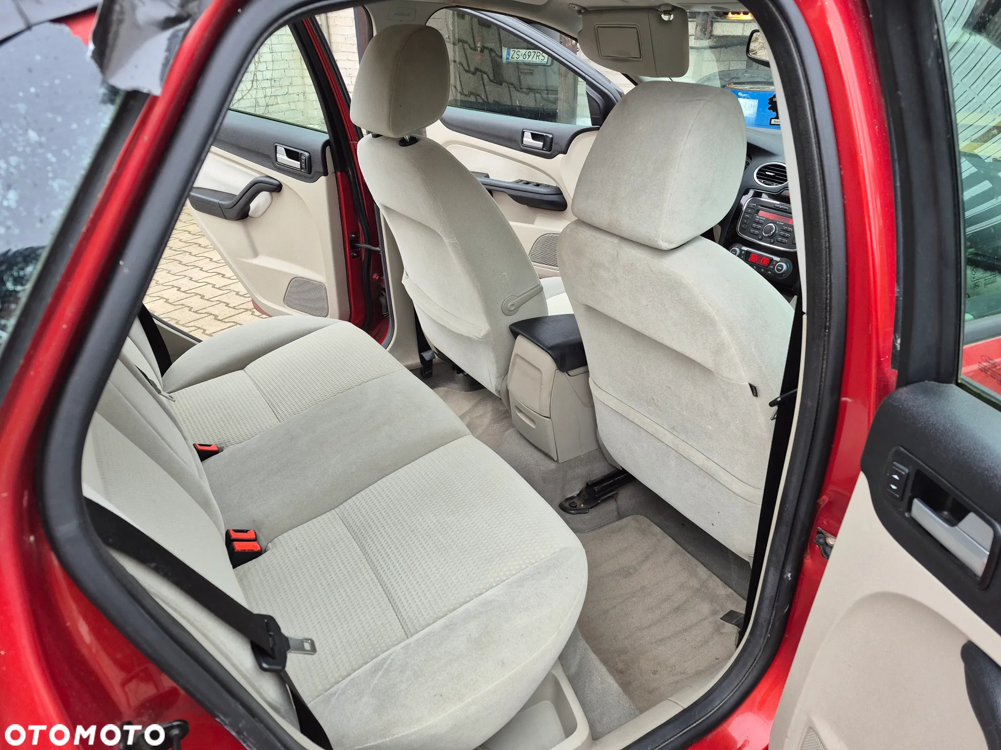 Ford Focus 1.8 Ghia - 10
