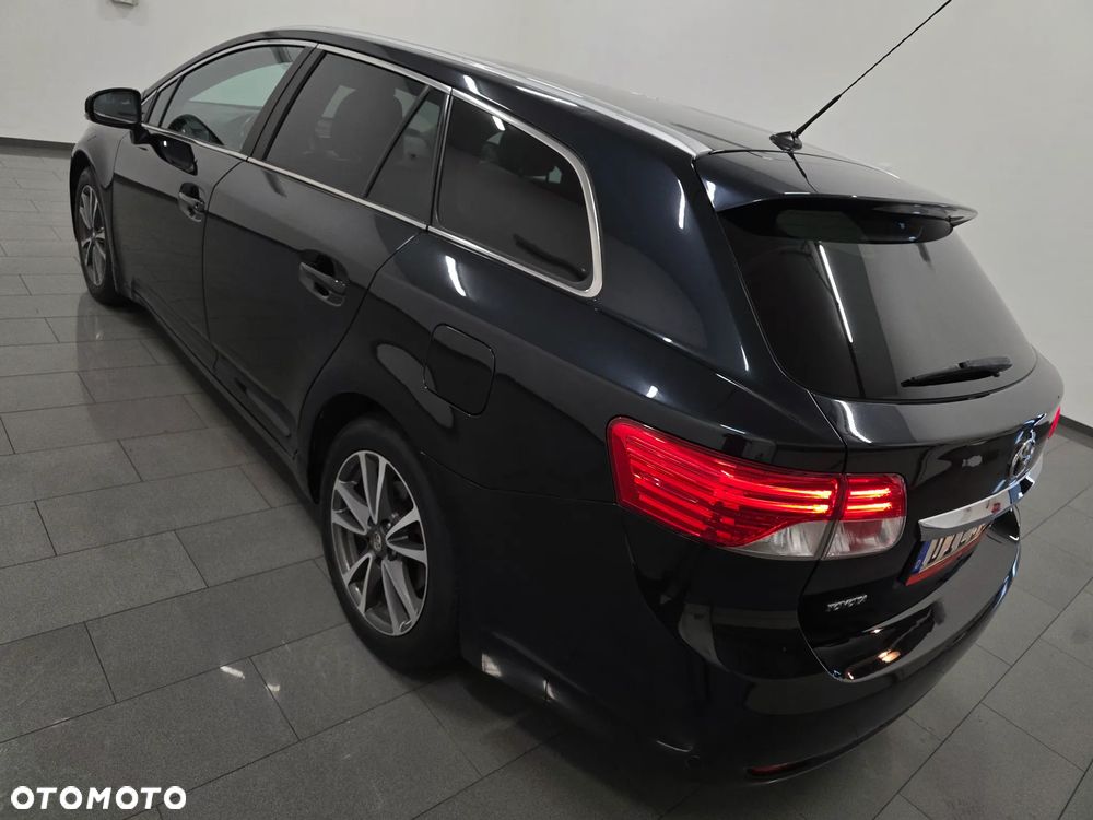 Toyota Avensis 2.0 D-4D Sol Premium - 5