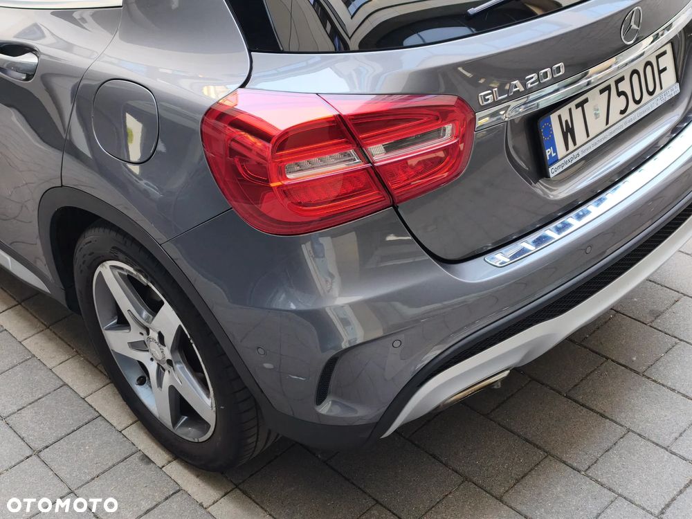 Mercedes-Benz GLA - 12