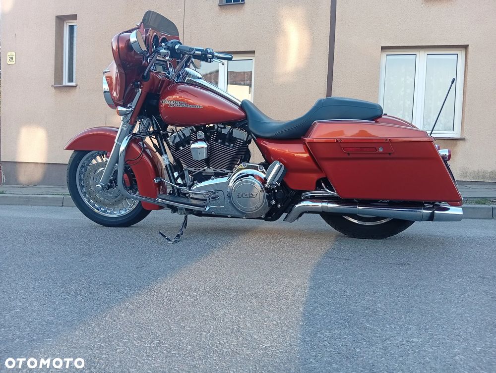 Harley-Davidson Touring Street Glide - 2