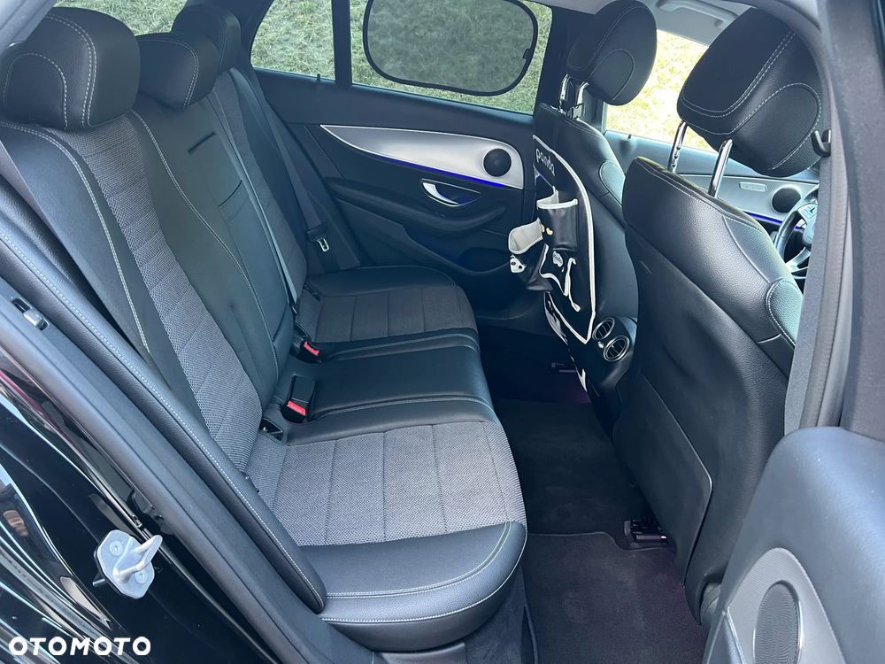 Mercedes-Benz Klasa E 220 d 4Matic 9G-TRONIC - 27