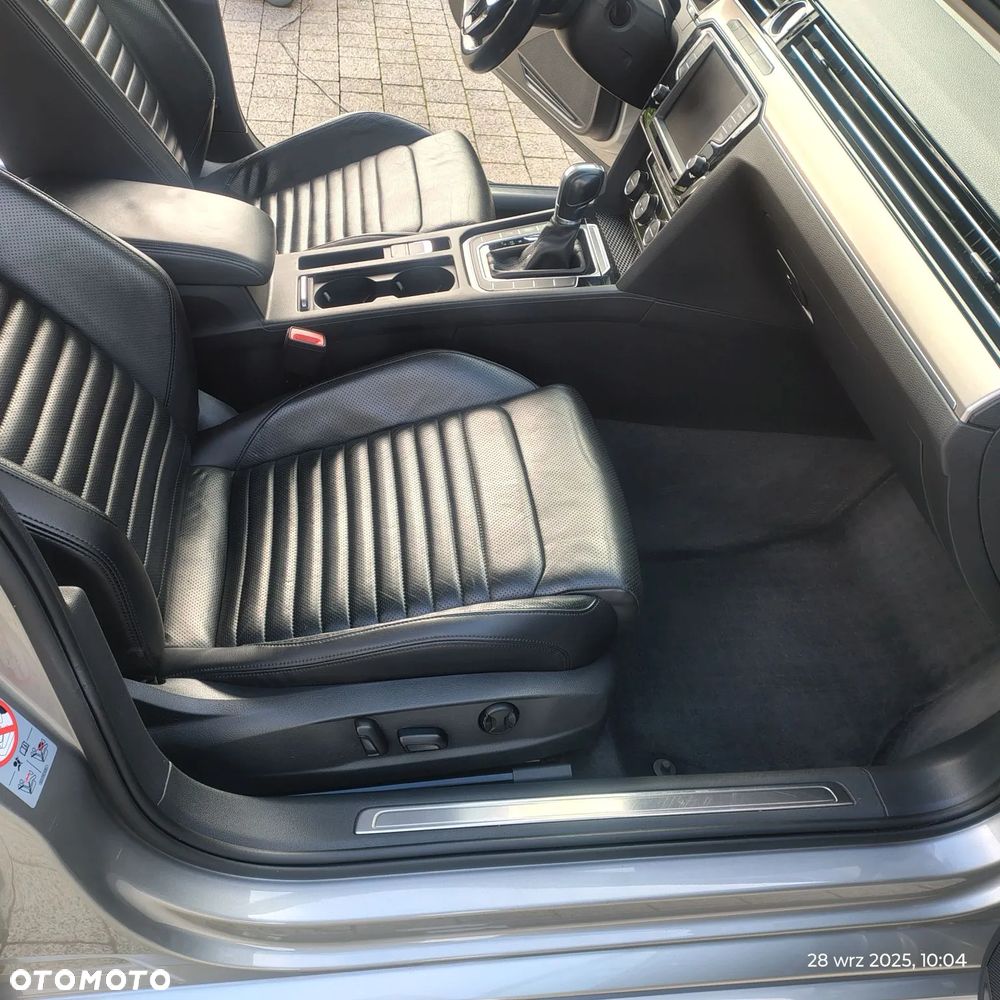 Volkswagen Passat - 19