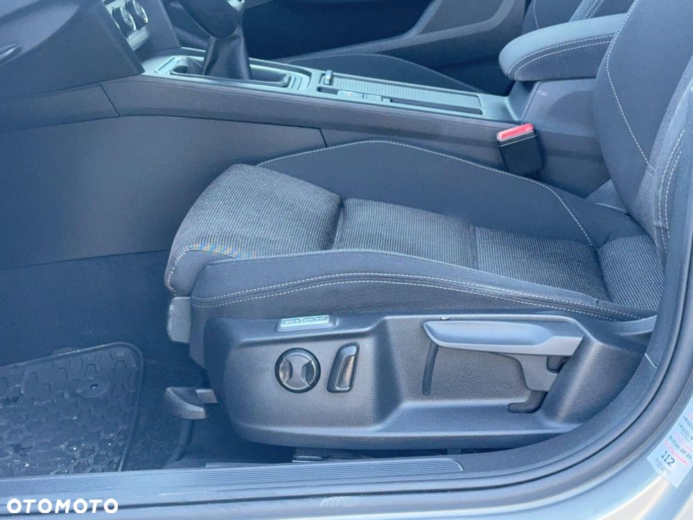 Volkswagen Passat - 26